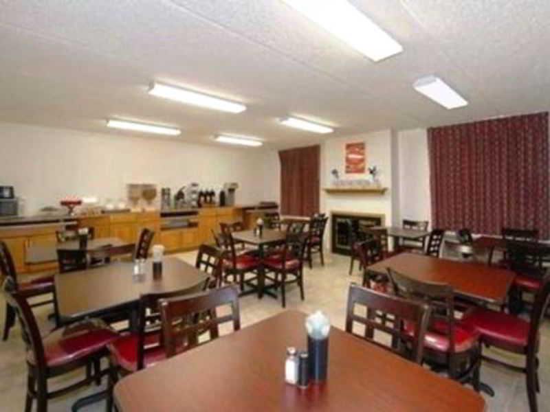 Econo Lodge At Nasa Webster Restaurant photo
